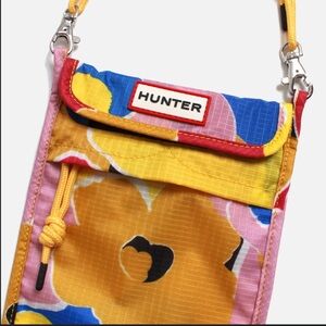 NWT HUNTER rip stop Colorful Floral camo foxglove Crossbody packable phone bag